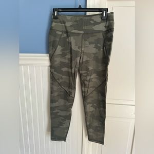 NWT Sweaty Betty Camo Power 7/8 leggings